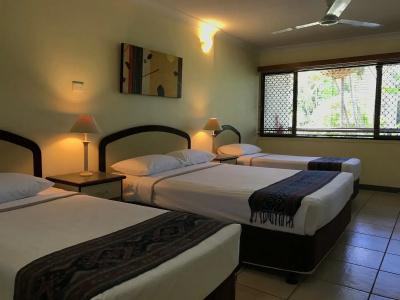 Bay Village Tropical Retreat & - 4