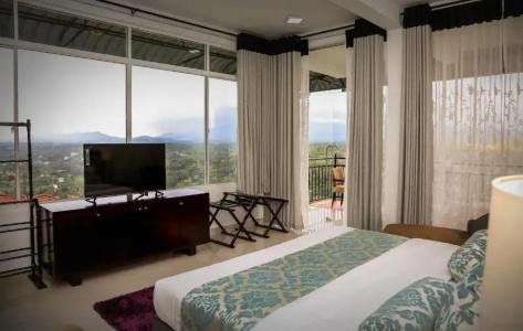 Romance Hills - 174