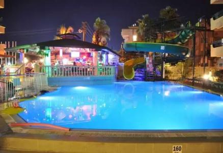 Maxwell Holiday Club - 8