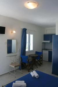 Zoe - 102