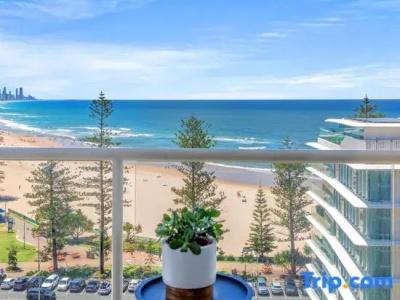 Burleigh Beach Tower - 180