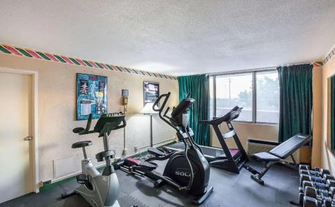 Quality Inn & Suites Downtown - 22