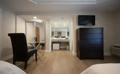 Wilshire Crest - 3