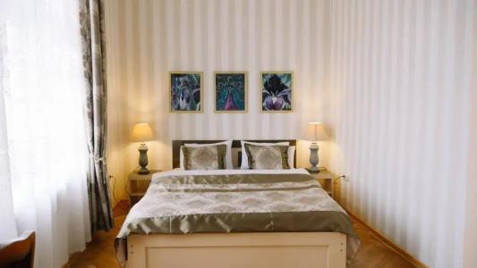 Simon's Boutique - 27