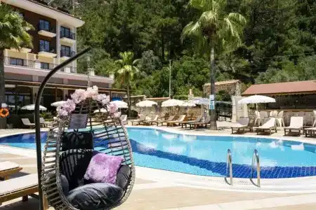 Meril Club - 16