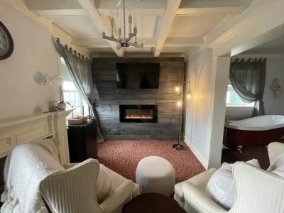 Maryhill Inn - 11