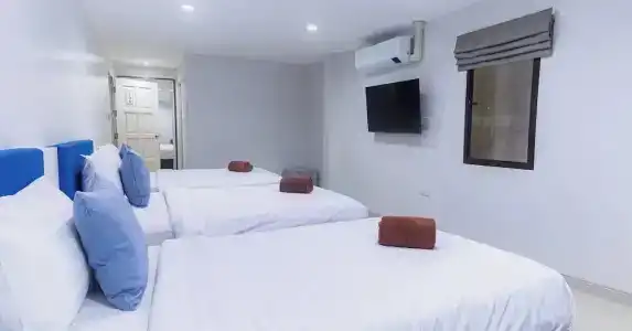 Silla Patong Hostel - 48
