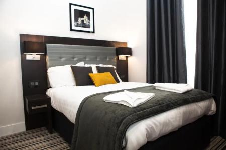 The Tudor Inn - 102