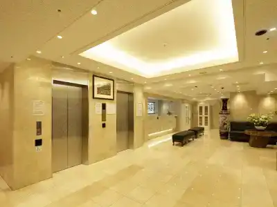 Check in Shijokarasuma - 1