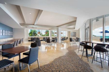 DoubleTree by Hilton Ocean Point - North Miami Beach - 26