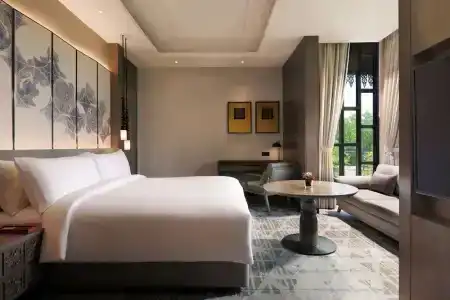 DoubleTree by Hilton Lakeside - 88