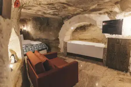 Tale Cave In - 133
