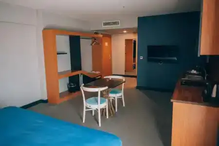 Roof 264 and Suites - 40