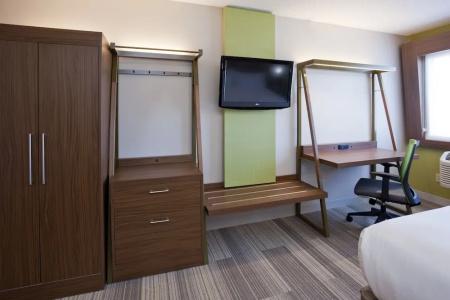 Holiday Inn Express & Suites-Golden Valley, an IHG - 53
