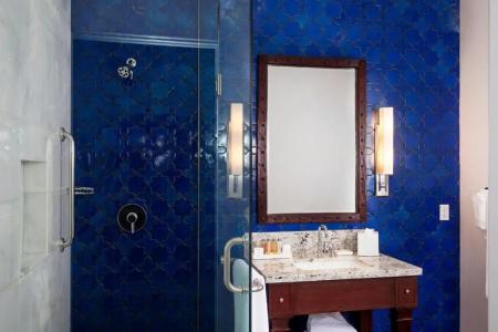 Triada, Autograph Collection - 63