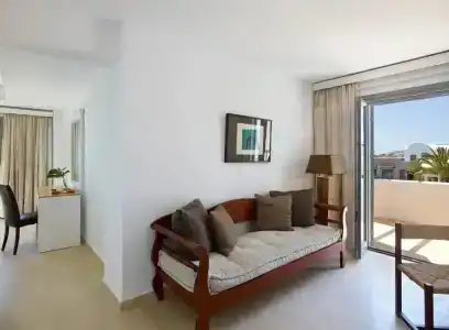 9 Muses Santorini Resort - 6
