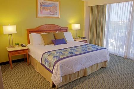 Courtyard by Marriott - 3