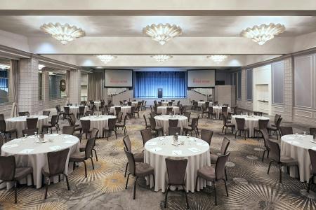 The Beverly Hilton - 38