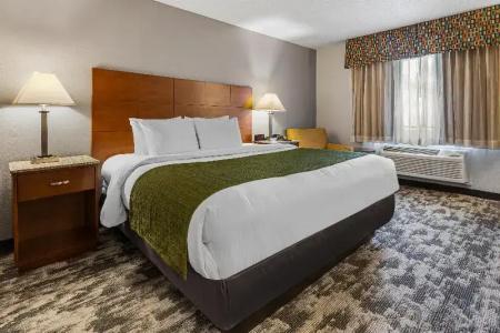 Best Western Ambassador Inn & Suites - 108