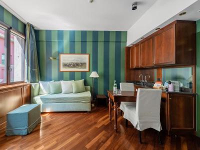 Camperio House Suites & - 5