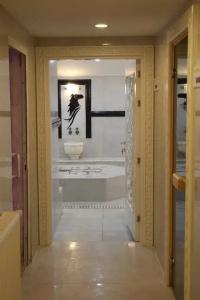 White Line Boutique - 9