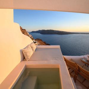 Canvas Suites - 25