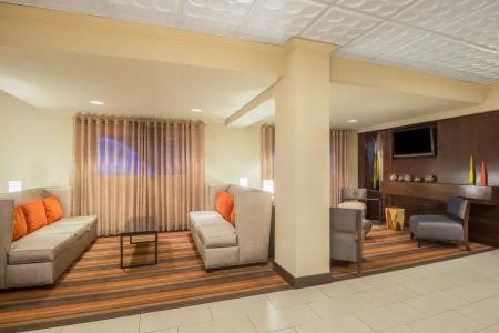 Holiday Inn Express-Central - 1