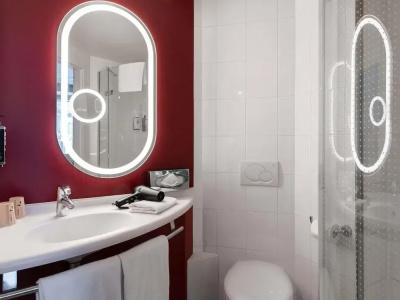 ibis Lausanne Centre - 55