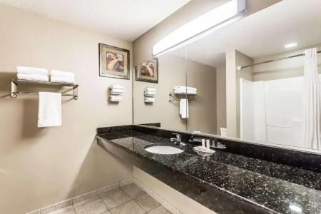 Days Inn & Suites by Wyndham - 58