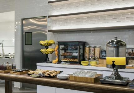 DoubleTree by Hilton Miami Airport & Convention Center - 12