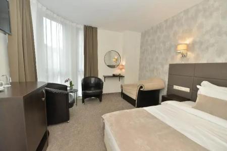 Best Western Art Plaza - 49