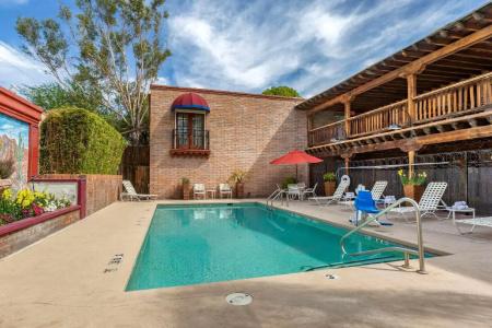 Comfort Suites At Sabino Canyon - 16