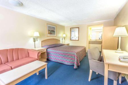 Knights Inn - 2