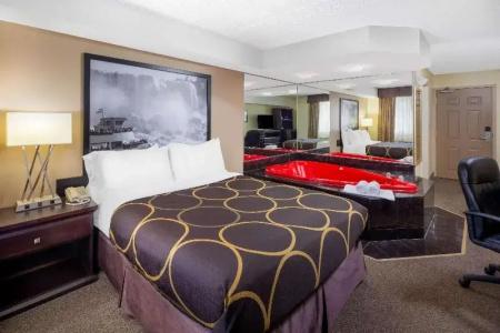 Super 8 by Wyndham by the Falls - 31
