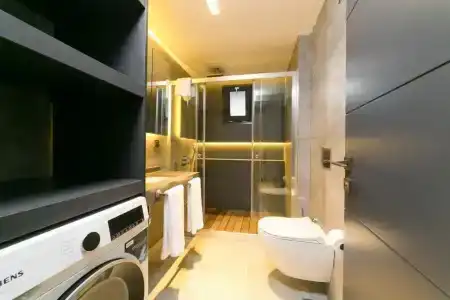 Z-Suites - 7
