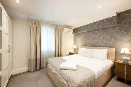 Queensgate Court - 25
