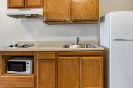 WoodSpring Suites - 11