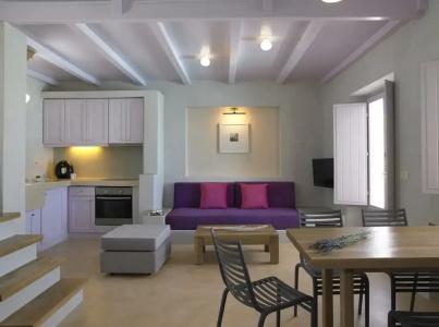 Voreina Gallery Suites - 22