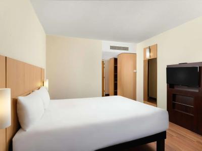 Ibis Budapest Heroes Square - 39