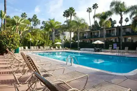 Legacy Resort & Spa - 11