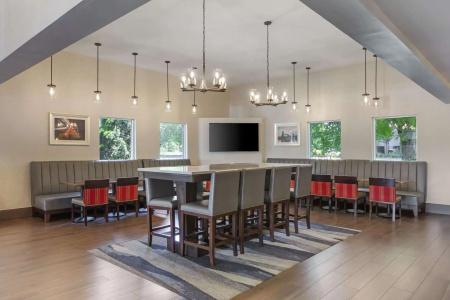 Comfort Suites Airport Nashville - 32
