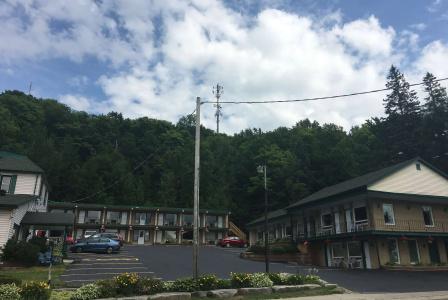 Knights Inn - 8