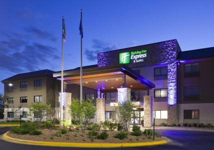 Holiday Inn Express & Suites-Golden Valley, an IHG - 0