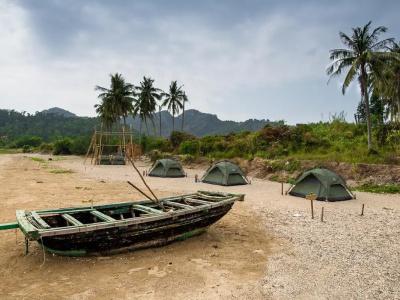 Woodstock Beach Camp - 2