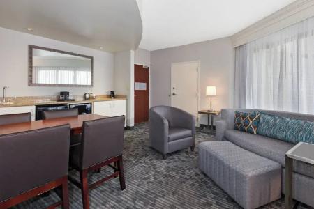 Courtyard by Marriott Downtown - 52