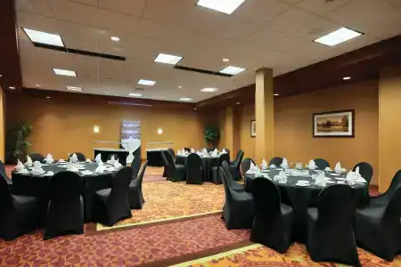 Embassy Suites East and Riverfront Conference Center - 18