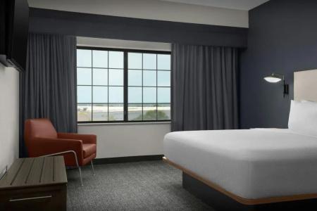 Courtyard by Marriott Downtown - 4