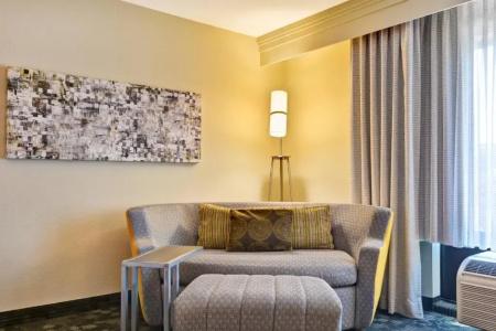 Courtyard by Marriott at Old Town - 46