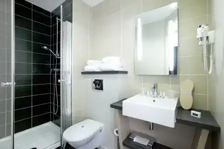 Kyriad Prestige Vannes Centre-Palais des Arts - 8