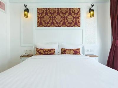 White Ivory Bed And Breakfast - 78